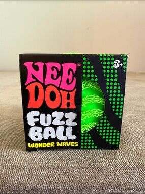 NeeDoh Fuzz Ball Wonder Waves - Green